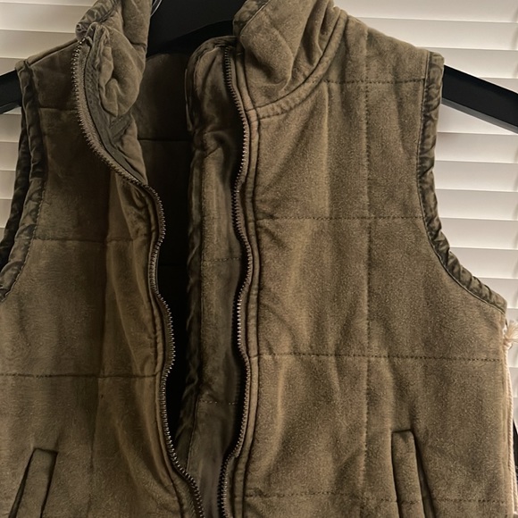 Chelsea & Violet Olive 100% Cotton Quilted Full Zip Stand Collar Vest - Picture 5 of 8